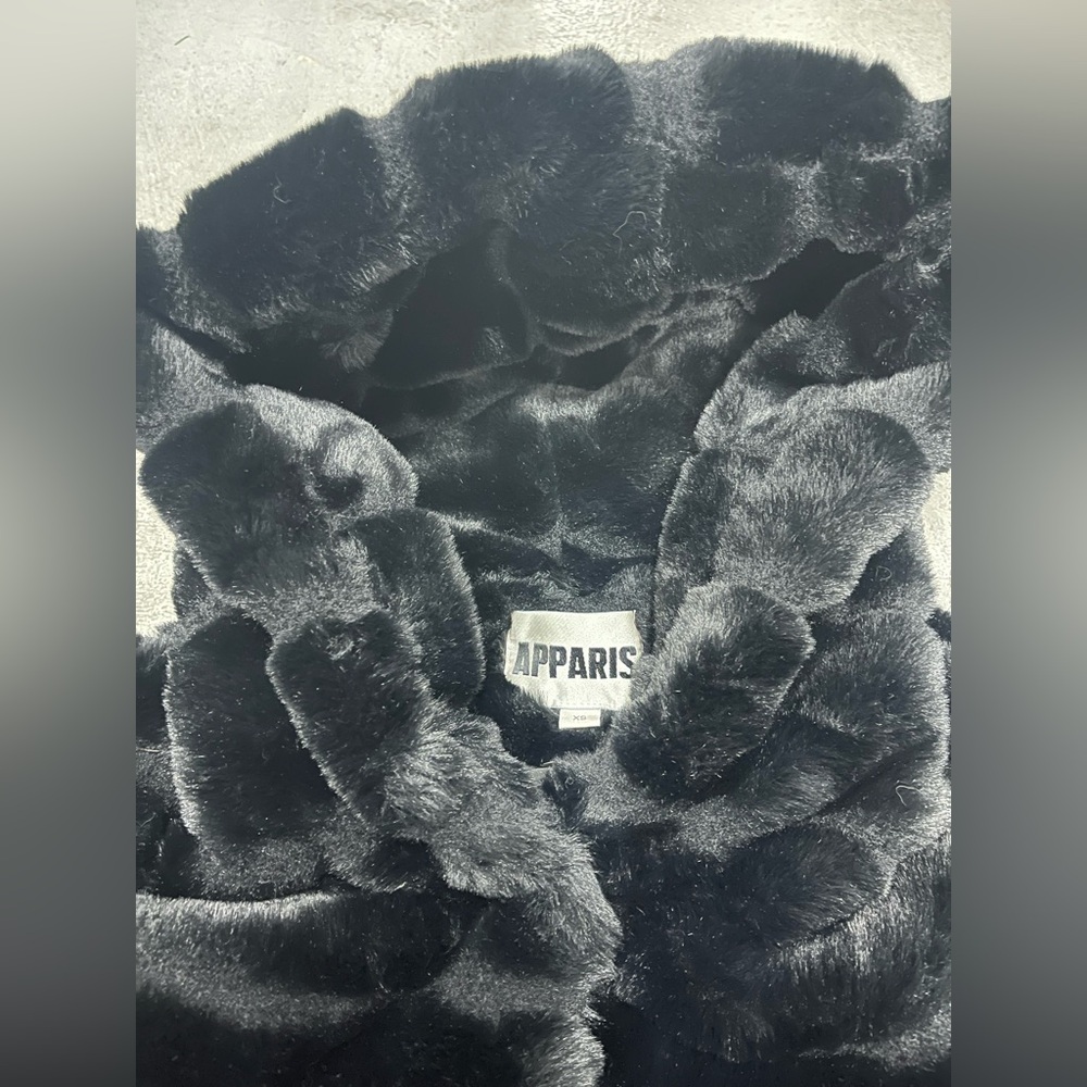 Women’s APPARIS Goldie Black Faux Fur Hooded Short Coat XS Chic Grunge Cozy - Picture 14 of 16